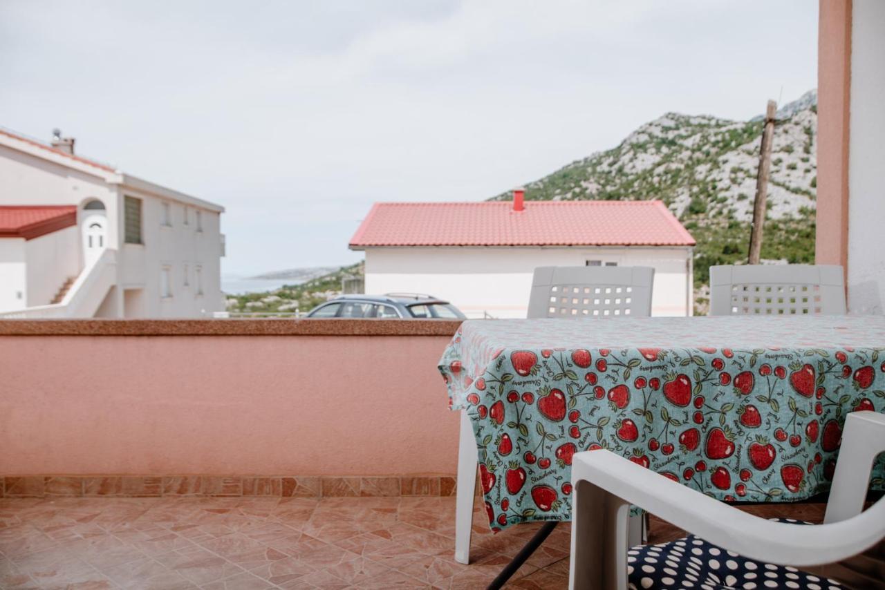 Apartmens Leona Apartment Karlobag Bagian luar foto