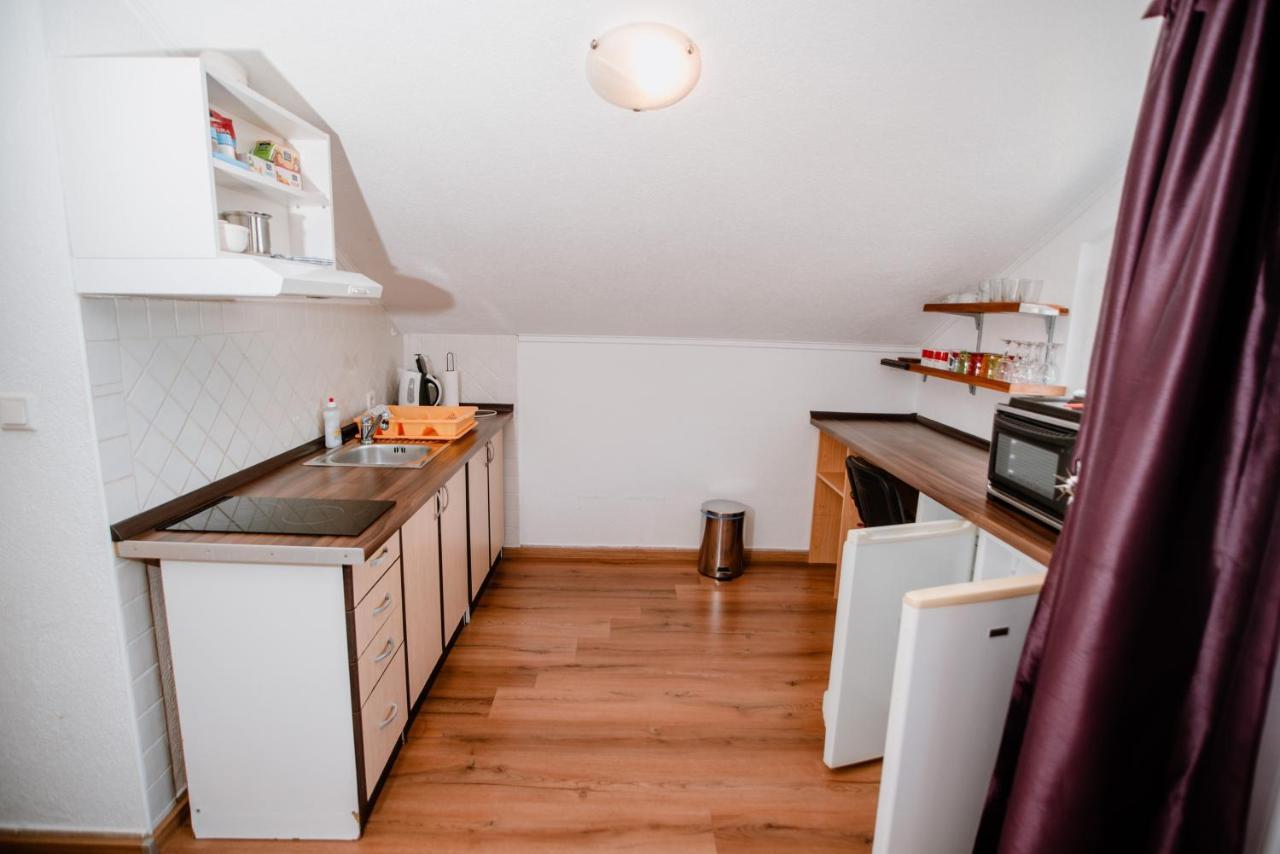 Apartmens Leona Apartment Karlobag Bagian luar foto