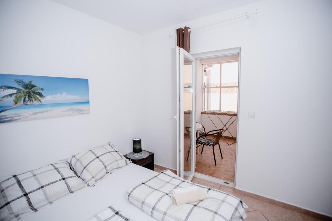 Apartmens Leona Apartment Karlobag Bagian luar foto