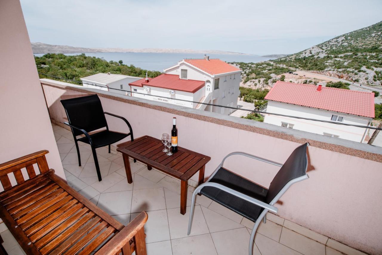 Apartmens Leona Apartment Karlobag Bagian luar foto