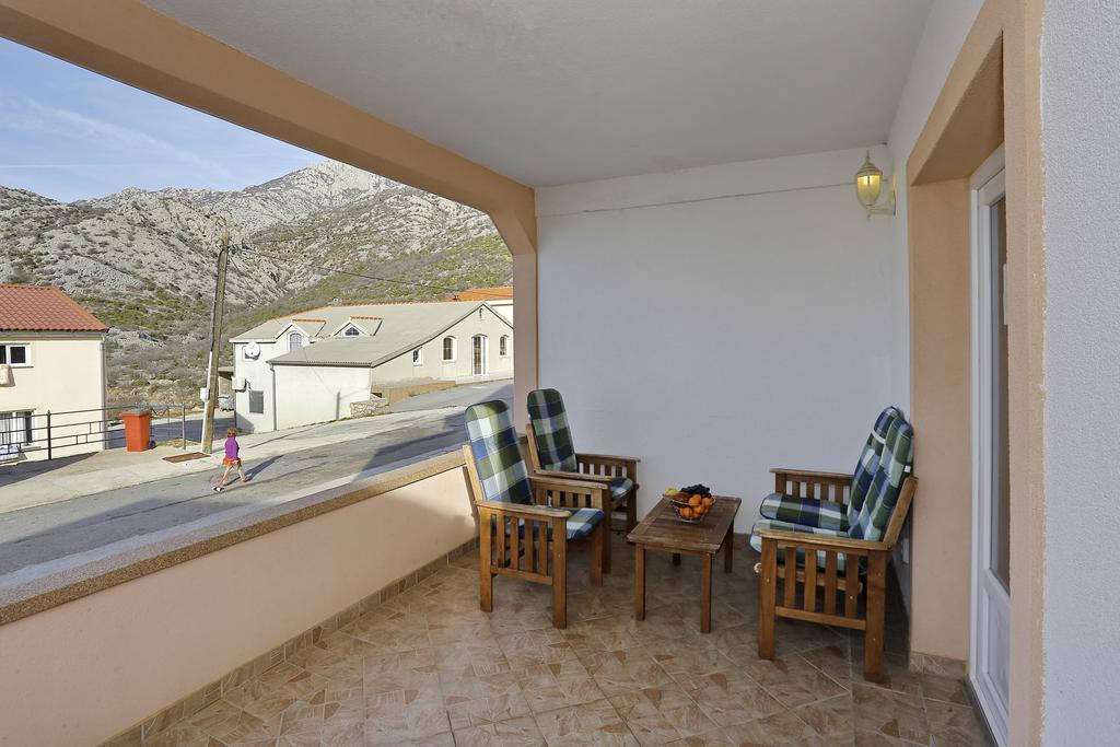 Apartmens Leona Apartment Karlobag Bagian luar foto
